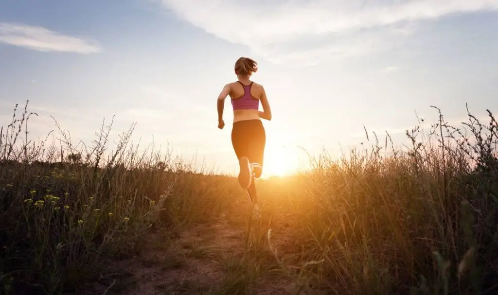 Girl running in the morning 